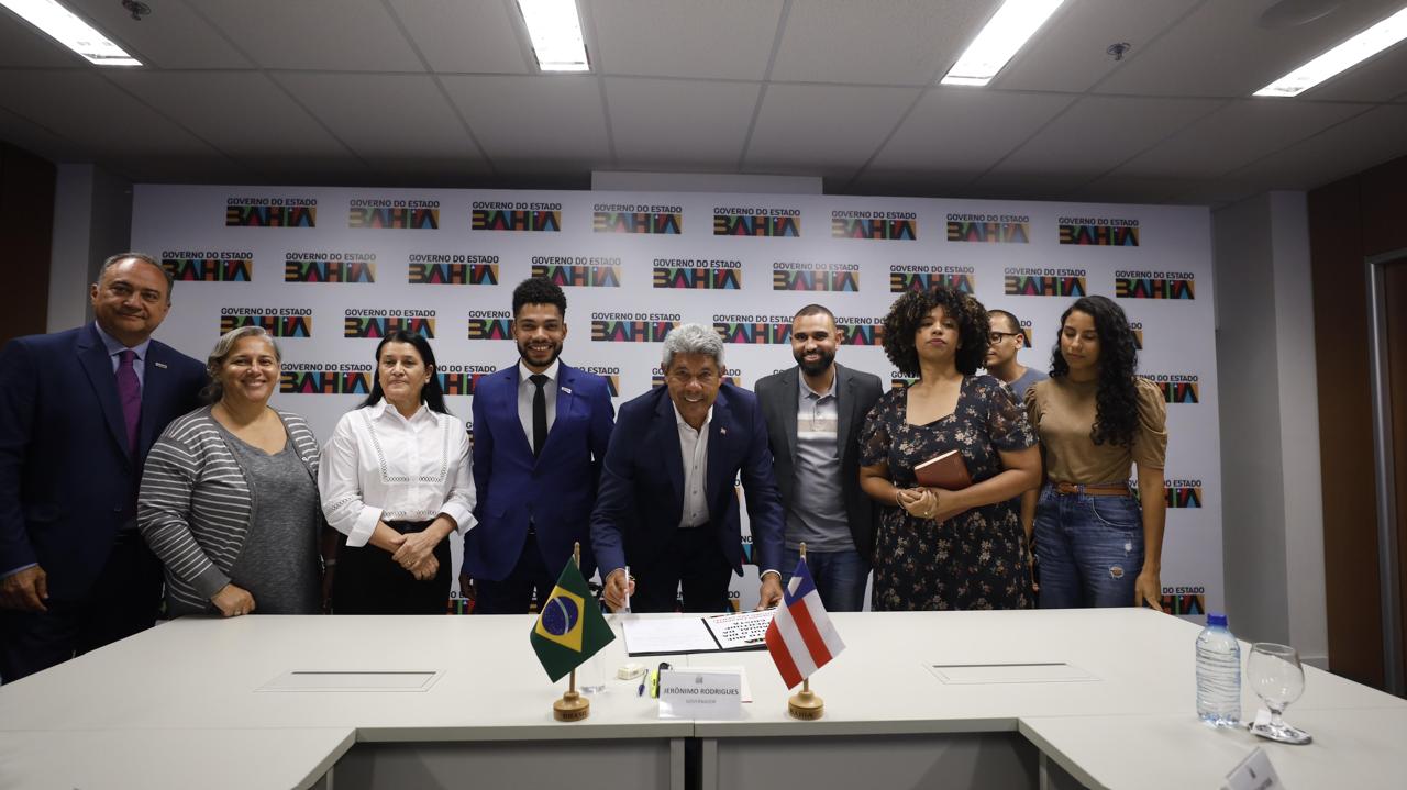 Governador institui o Dia Estadual da juventude Cristã na Bahia