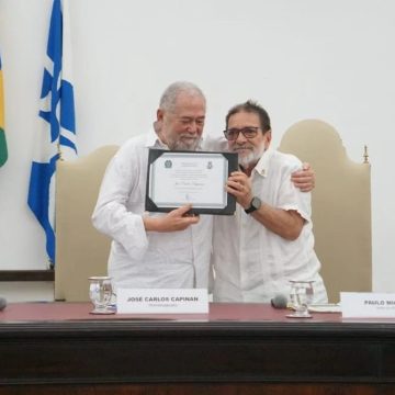 José Carlos Capinan recebe título de Doutor Honoris Causa da Ufba