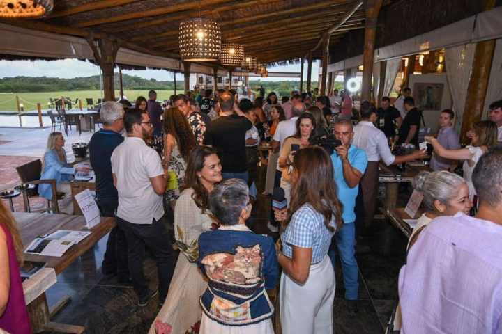 Clube de polo realiza festival de vinho, gastronomia, arte e esporte no Litoral Norte baiano