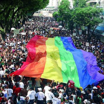 Salvador recebe 21º Orgulho LGBT+ Bahia no circuito Barra/Ondina neste domingo (8); confira programação