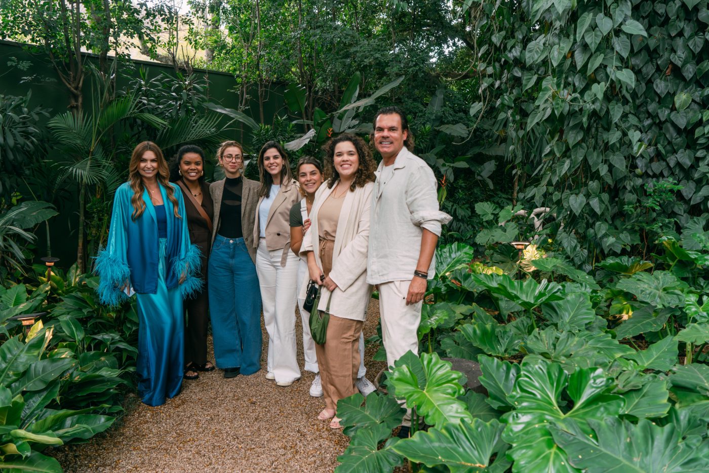 Ale Olivastro, Luciana Ferreira, Luiza, Tatiane Bartolotto, Luisa Lemmi, Amanda Amorim e Carlos Leandro Reis