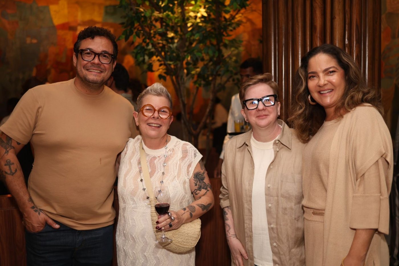 Ricardo Silva, Julie Schlossman, Mônica Paes e Luciana Mastique