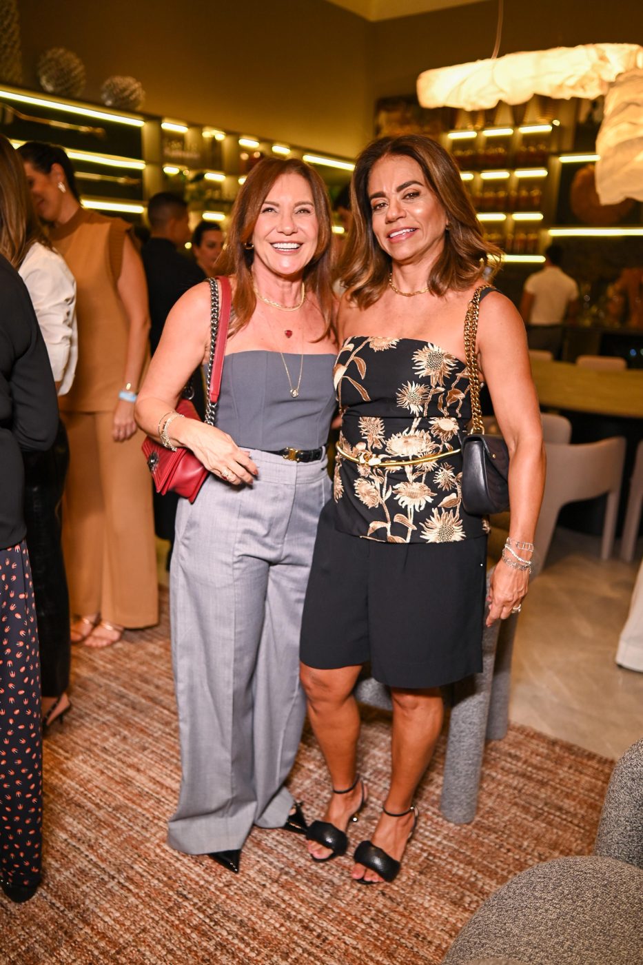 Adélia Estevez e Roberta Coelho