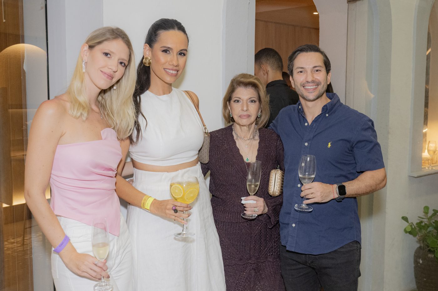 Viviane Saback, Mariana Souza, Thereza Barral e Danilo Barral