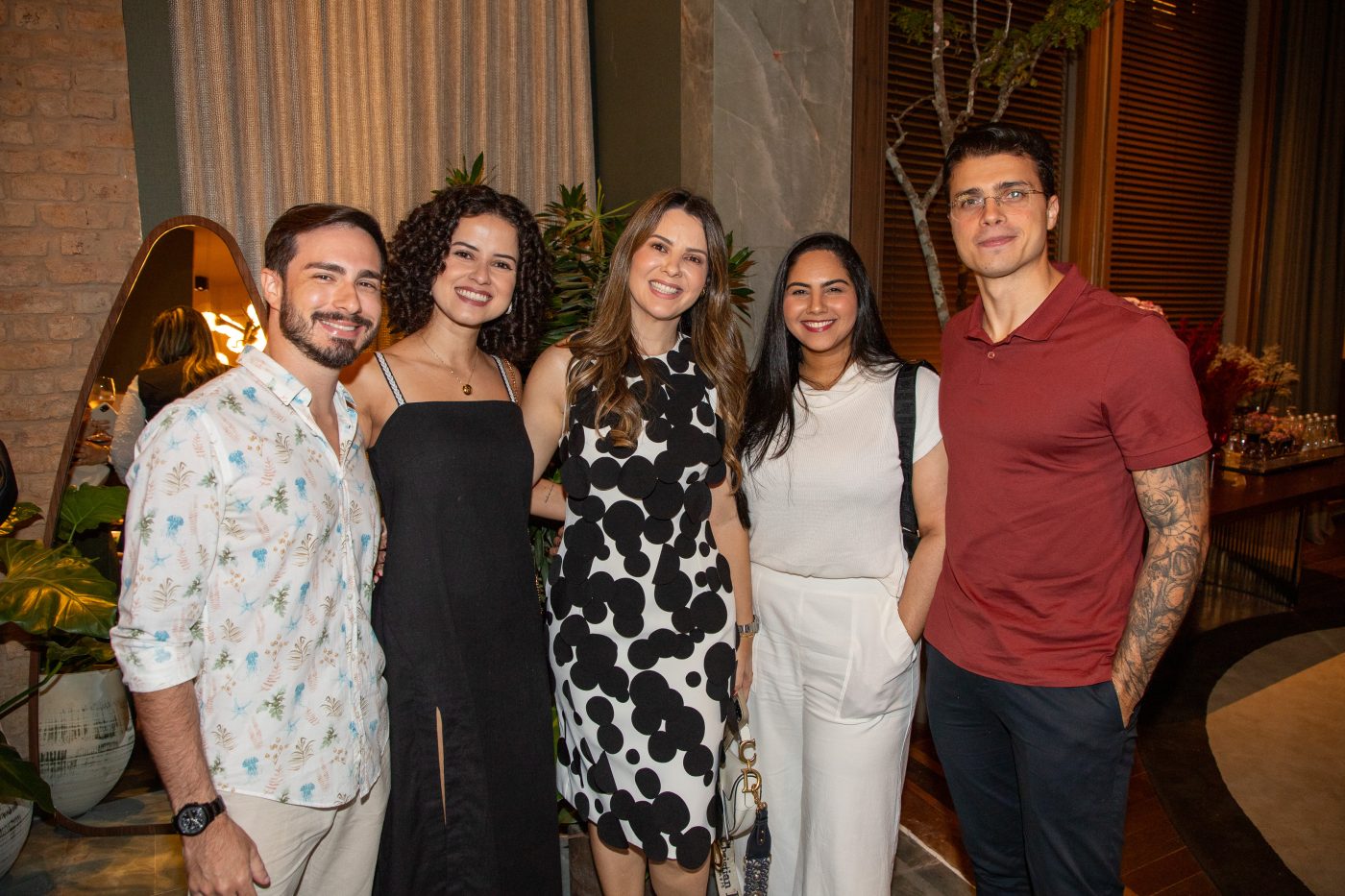 Lucas Limonic,  Paula Marques, Viviane Rezende, Débora Brito e Alex Alem