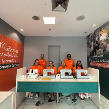 Costureiras de cooperativa abrem loja em shopping de Salvador para venda de acessórios feitos com resíduos têxteis