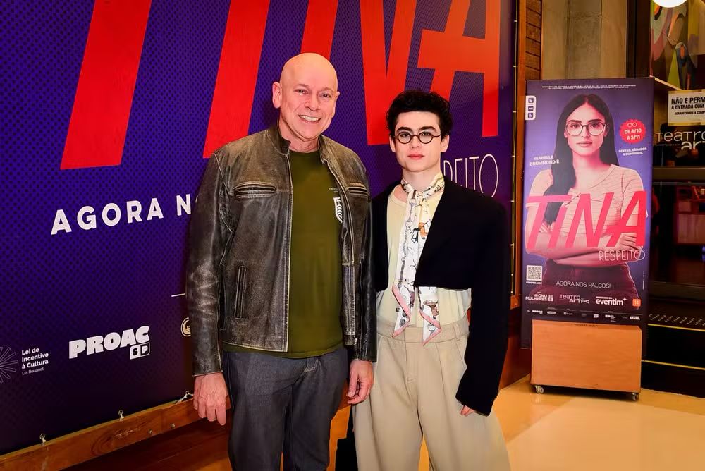 Leandro Karnal faz aparição rara com o marido, Vitor Fadul, em noite de teatro