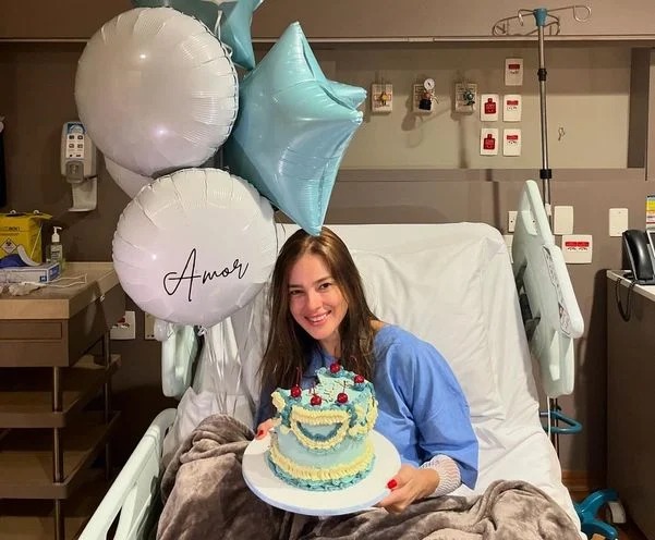 Internada após retirar tumor, Vera Viel comemora aniversário em hospital