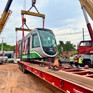 Trens do VLT iniciam transporte para última etapa antes de chegar a Salvador