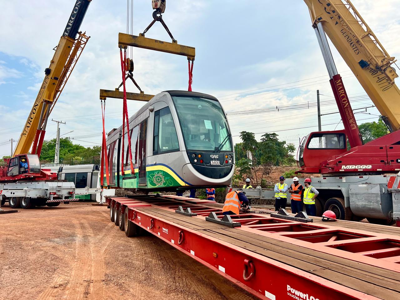 Trens do VLT iniciam transporte para última etapa antes de chegar a Salvador