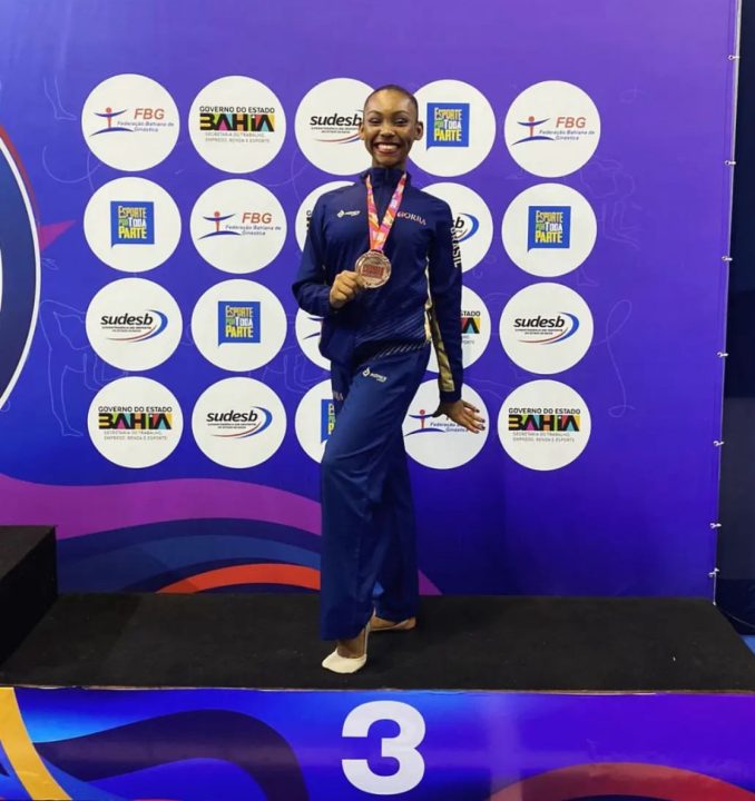 Aos 13 anos, ginasta baiana, campeã nacional, faz campanha em busca de patrocínio