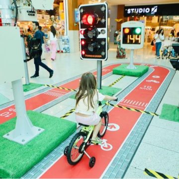 Shopping em Salvador ganha minicircuito de trânsito em homenagem ao Dia das Crianças