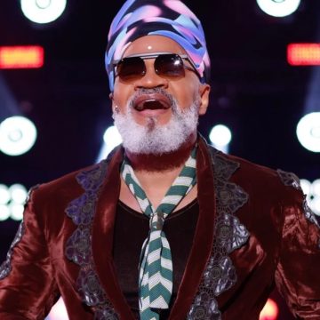 Carlinhos Brown se joga na sofrência em música com Silvano Salles e Tierry; ouça agora