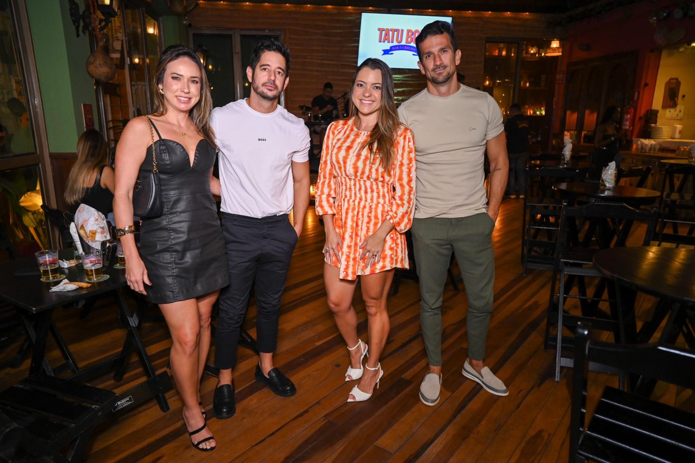 Flávia Oliveira, Tomaz Menezes, Gabriela e Mario Saback