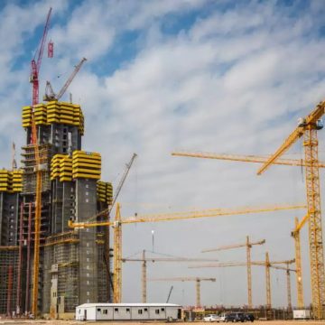 Construção do arranha-céu mais alto do mundo é retomada; Jeddah Tower terá 1 km de altura e 157 andares