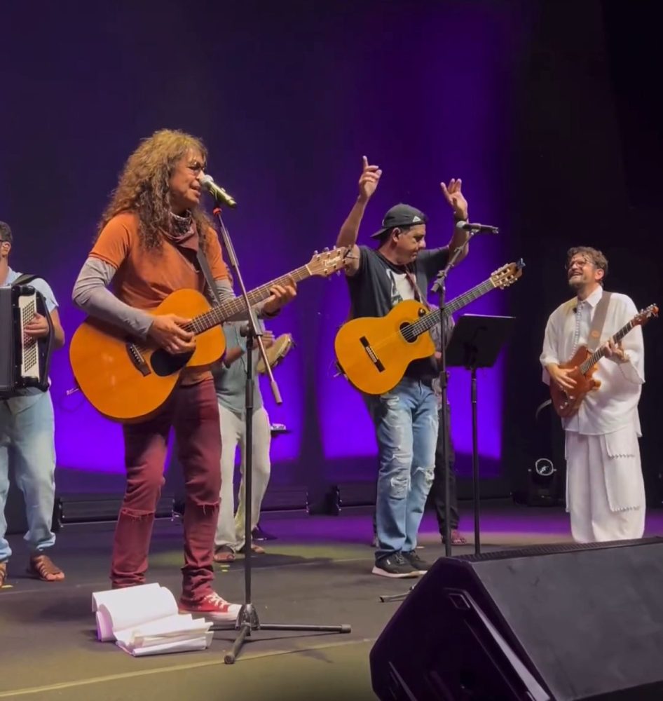 Em Concha Acústica lotada, Luiz Caldas e Saulo recebem Durval Lélys e dão um gostinho do Carnaval 2025