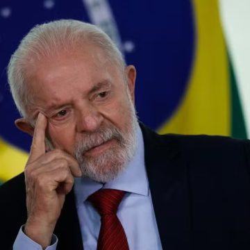 Saiba o que Lula fazia no Banheiro quando teve queda