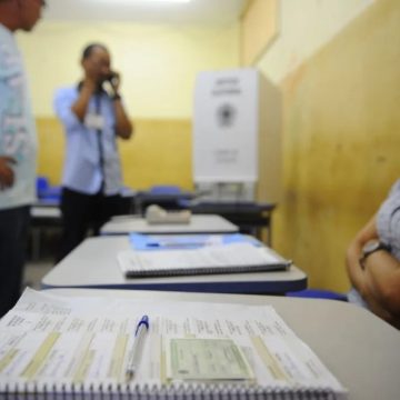 Quais são as funções de um mesário no dia da eleição? Entenda