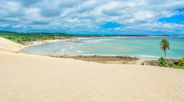 Verão 2025: Saiba qual a melhor semana para comprar passagens aéreas para curtir a temporada