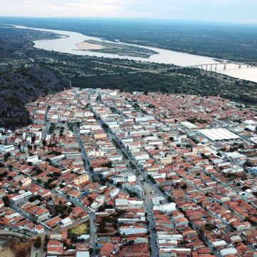 Mais de 100 cidades baianas entram em alerta para chuvas intensas; confira