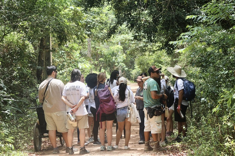 Jovens de 25 países conhecem reservas naturais e projetos socioambientais da Costa dos Coqueiros, na Bahia