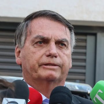 MP do TCU pede suspensão de salários de militares indiciados pela PF; Bolsonaro é citado