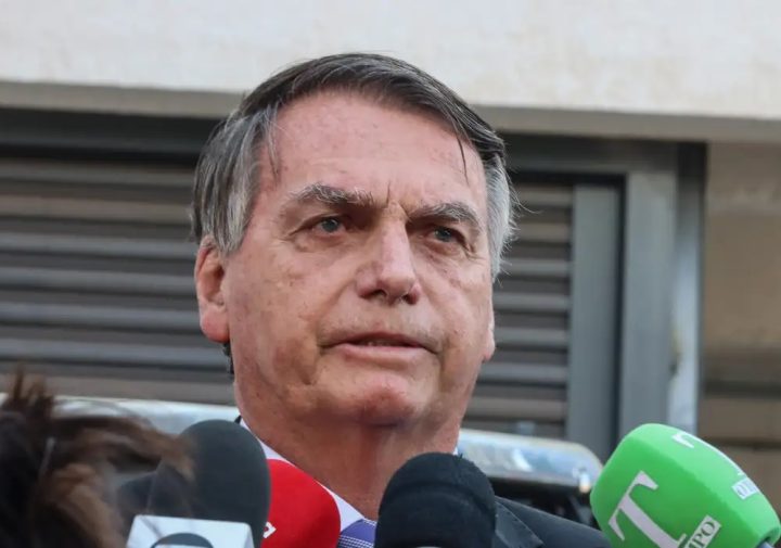 MP do TCU pede suspensão de salários de militares indiciados pela PF; Bolsonaro é citado