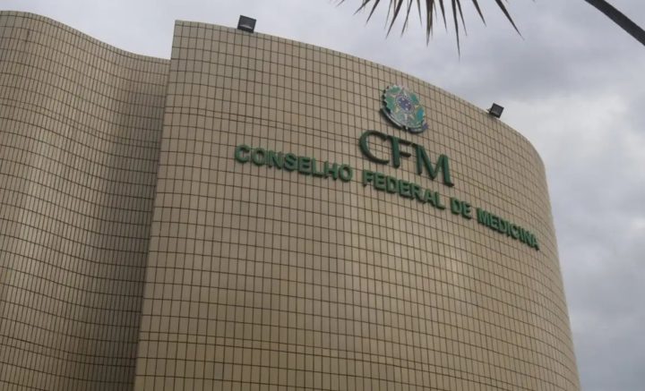 Conselho Federal de Medicina aciona Justiça contra cotas na residência e alega ‘discriminação reversa’