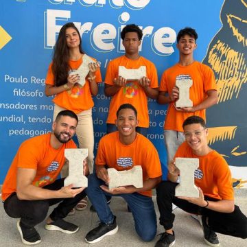 Estudantes da Bahia desenvolvem cimento sustentável a partir de papel descartado e fibra do coco