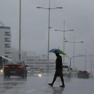 Chuvas intensas colocam quase 100 cidades baianas em alerta; ventos podem chegar a 100 km/h