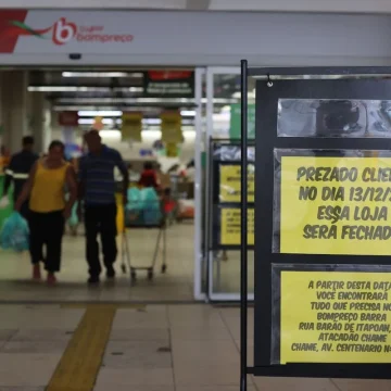 Grandes descontos: Supermercado anuncia fim de três unidades em Salvador e gera corrida de clientes