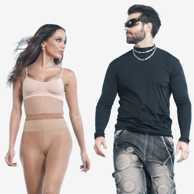 Anitta and Alok compete for the top of the charts in a preview of their long-awaited musical partnership; find out more