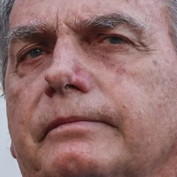 Bolsonaro atuou de forma ‘direta e efetiva’ para tentar golpe, diz PF