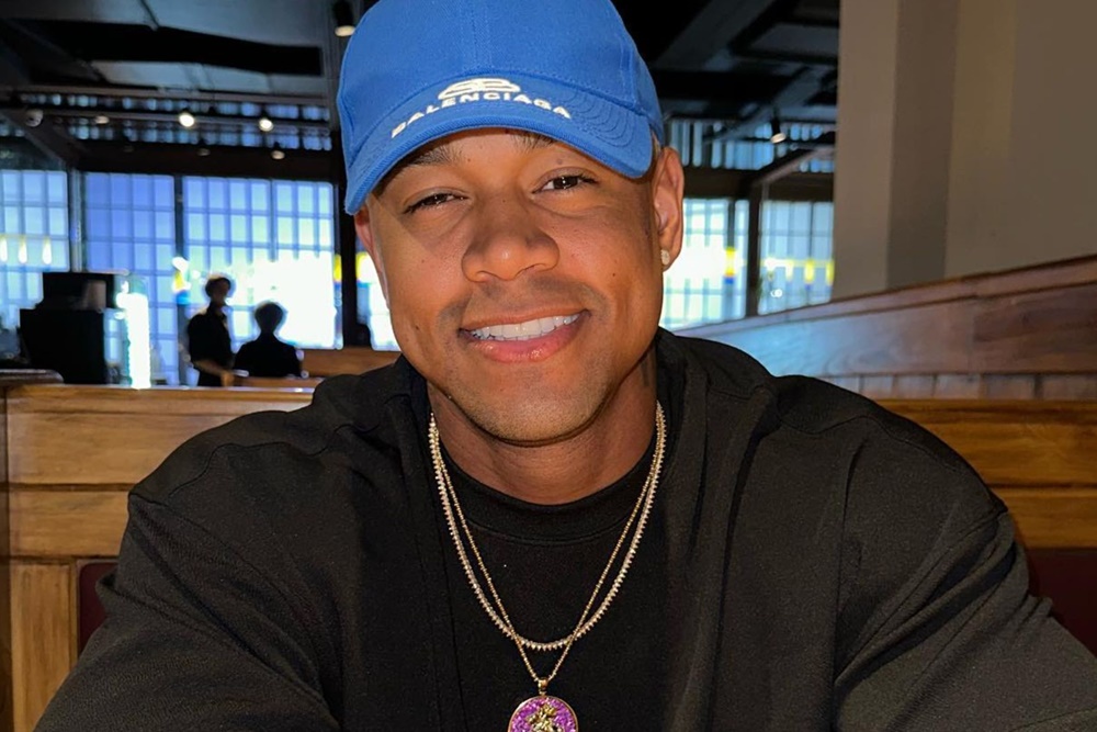 Léo Santana entra em trend e revela curiosidade inusitada sobre seu nome