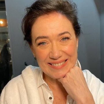 Aos 69 anos, Lilia Cabral transforma sua mansão no Rio em aconchego onde cria suas personagens