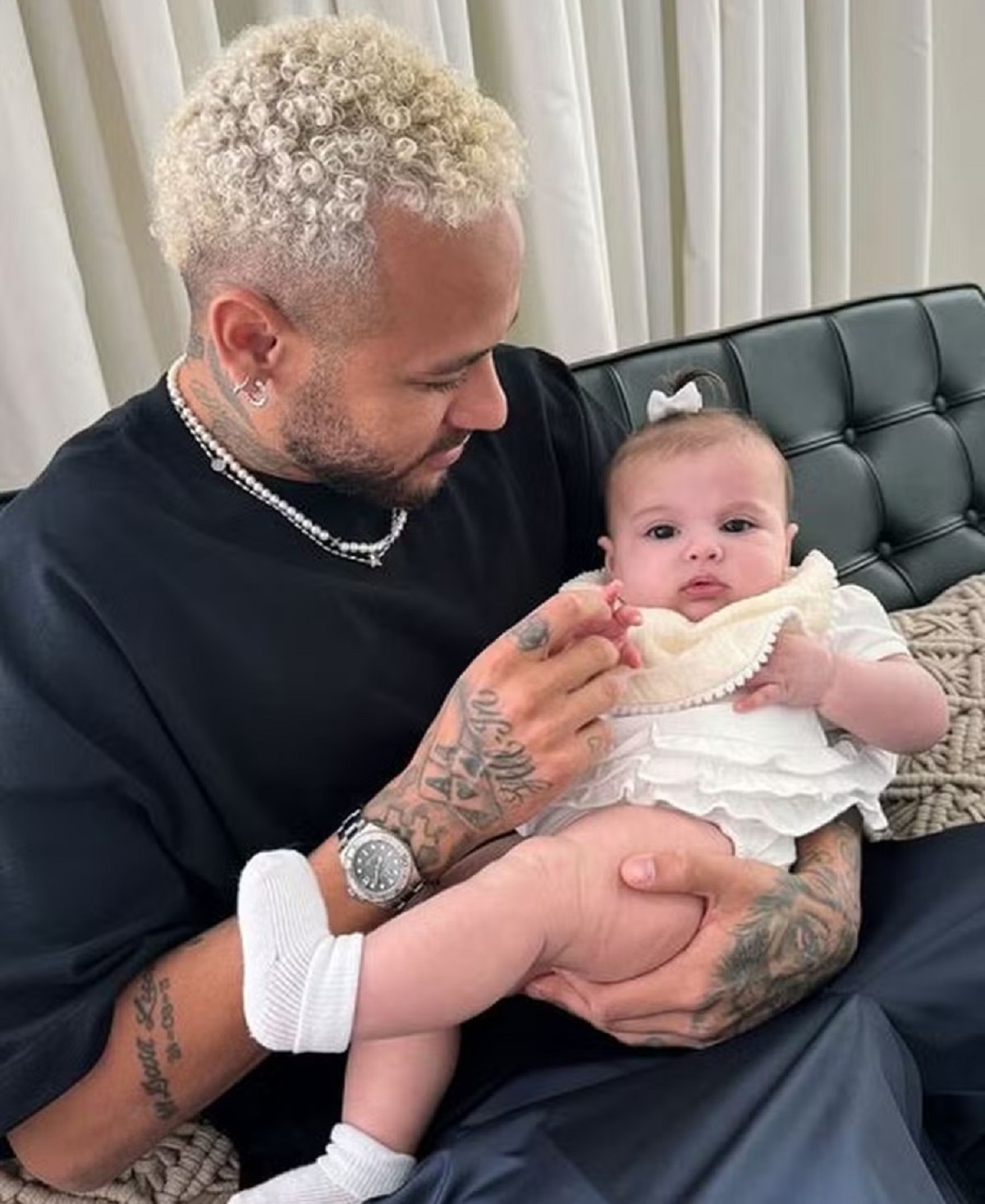 Neymar gave a surprise and posted a rare photo next to Helena, Amanda Kimberlly's daughter