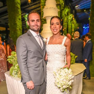 Duda Carvalho e Renato Ticoulat se casam durante elegante festa em Salvador; veja fotos