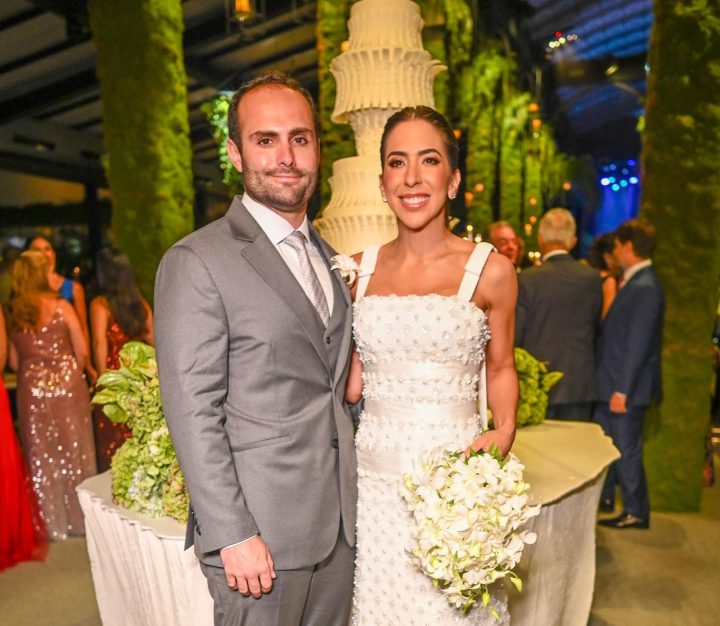 Duda Carvalho e Renato Ticoulat se casam durante elegante festa em Salvador; veja fotos