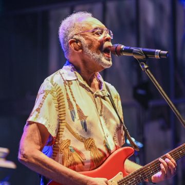 Gilberto Gil apresenta sucessos da carreira em festa de 15 anos do Alô Alô Bahia