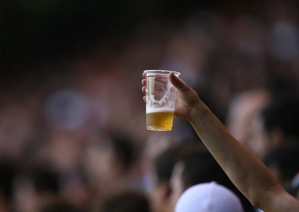 Alcoholic drinks may be banned in stadiums in Brazil; understand