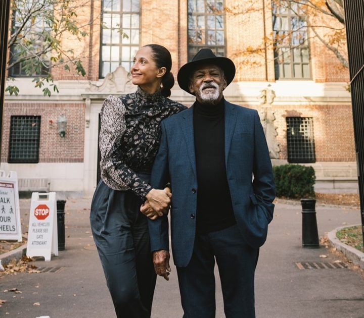 Camila Pitanga posta fotos com Antônio Pitanga após palestra em Harvard; veja