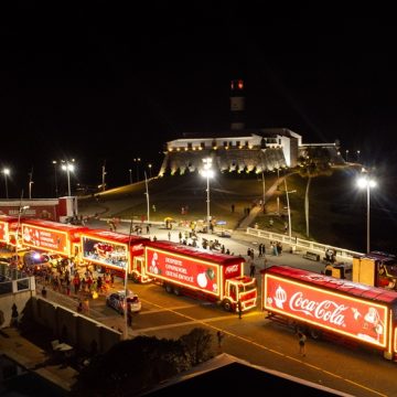 Salvador e mais 4 cidades da Bahia recebem visita da caravana de Natal da Coca-Cola; saiba onde encontrar o Papai Noel