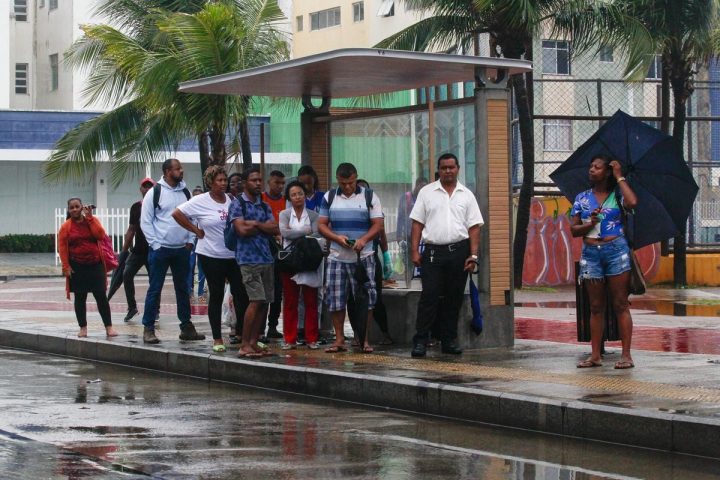 Vai parar quando? Confira previsão de chuvas fortes na Bahia