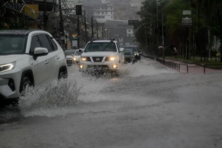 Salvador foi a cidade onde mais choveu no Brasil nas últimas 24h; veja ranking