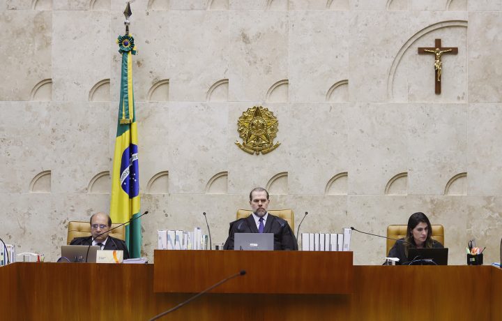 STF forma maioria e valida uso de símbolos religiosos em prédios públicos