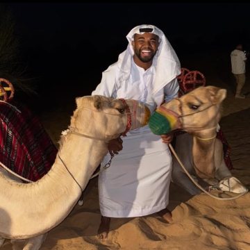 Falcão, camelos e deserto: Davi Brito compartilha fotos curtindo em Dubai