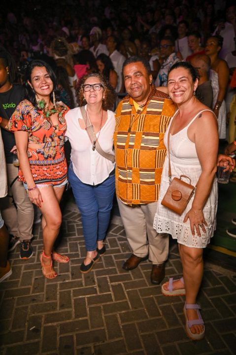 Camila Batista, Piti Canela, Padre Lázaro e Luciana Mandelli no show de 50 anos do Ilê Aiyê. Foto: Elias Dantas/Alô Alô Bahia