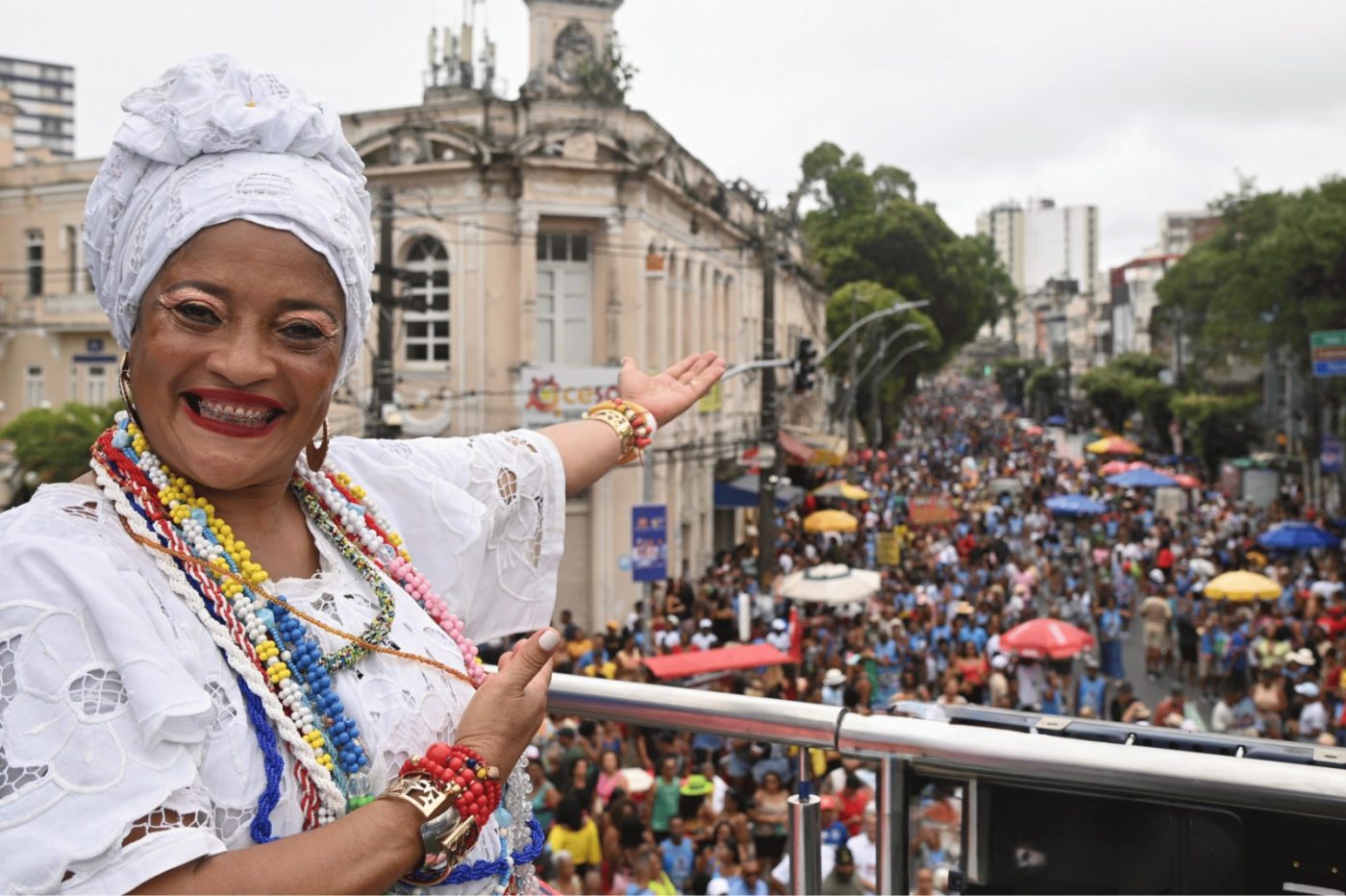 Caminhada Nacional do Samba antecipa clima carnavalesco em Salvador