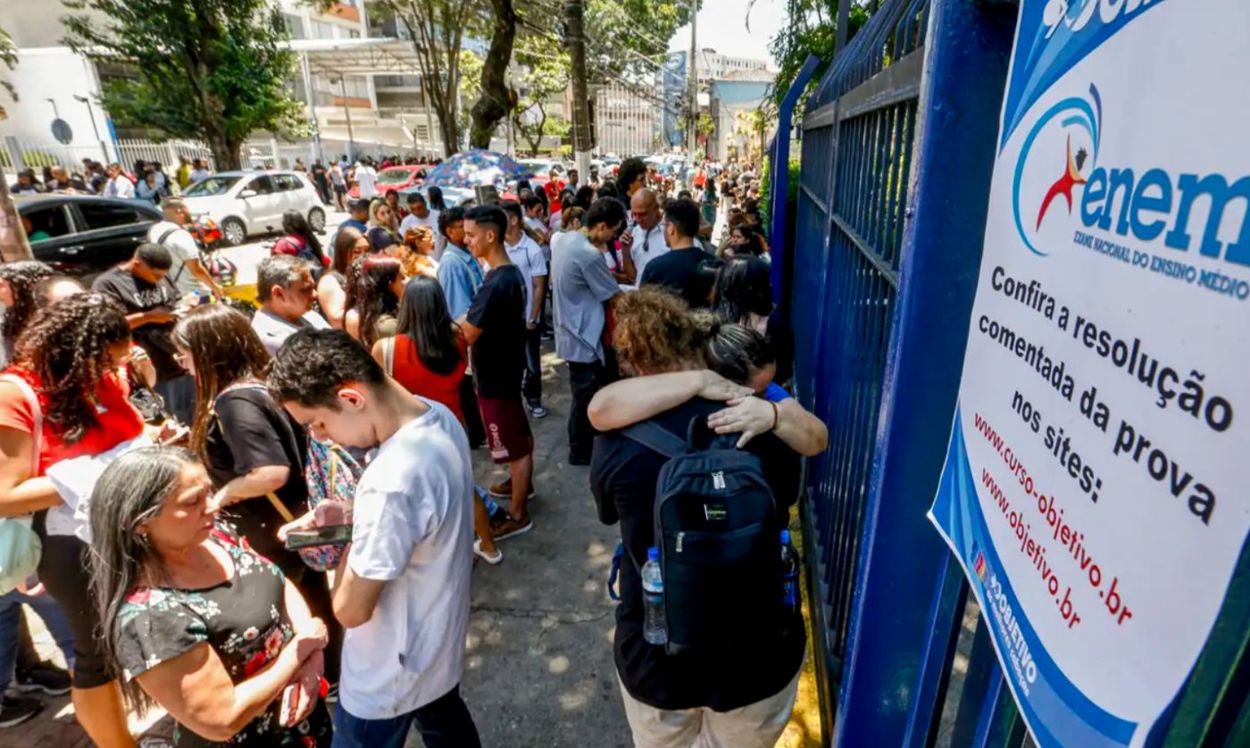 Mais de 4,3 milhões de candidatos fazem o Enem 2024 neste domingo