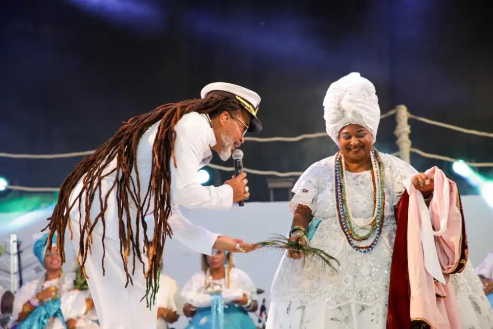 ‘Muito Obrigado Axé’: com Carlinhos Brown, ingressos para Enxaguada de Yemanjá 2025 já estão à venda